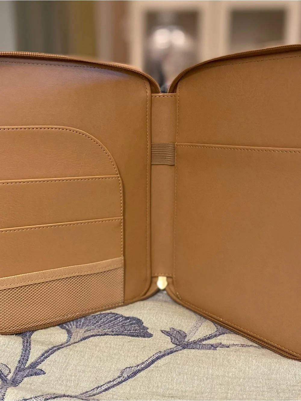 New Tan Faux Leather Zippered Portfolio Organizer Binder with Notebook